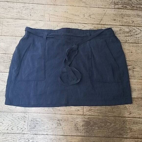 Old Navy Navy Soft Short Skirt with Pockets - Picture 1 of 5
